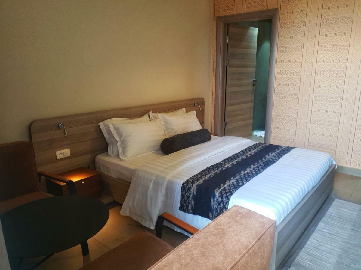 Roots Hotel Apartments Abidjan Exterior foto